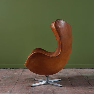 Leather Egg Chair by Arne Jacobsen