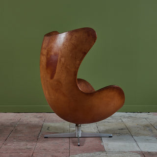 Leather Egg Chair by Arne Jacobsen