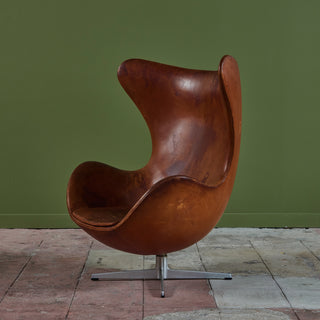 Leather Egg Chair by Arne Jacobsen